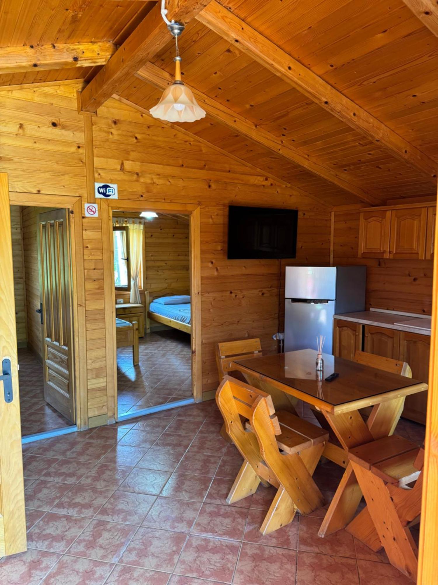 Chalet Kompleksi Turistik Leonardo Shëngjin