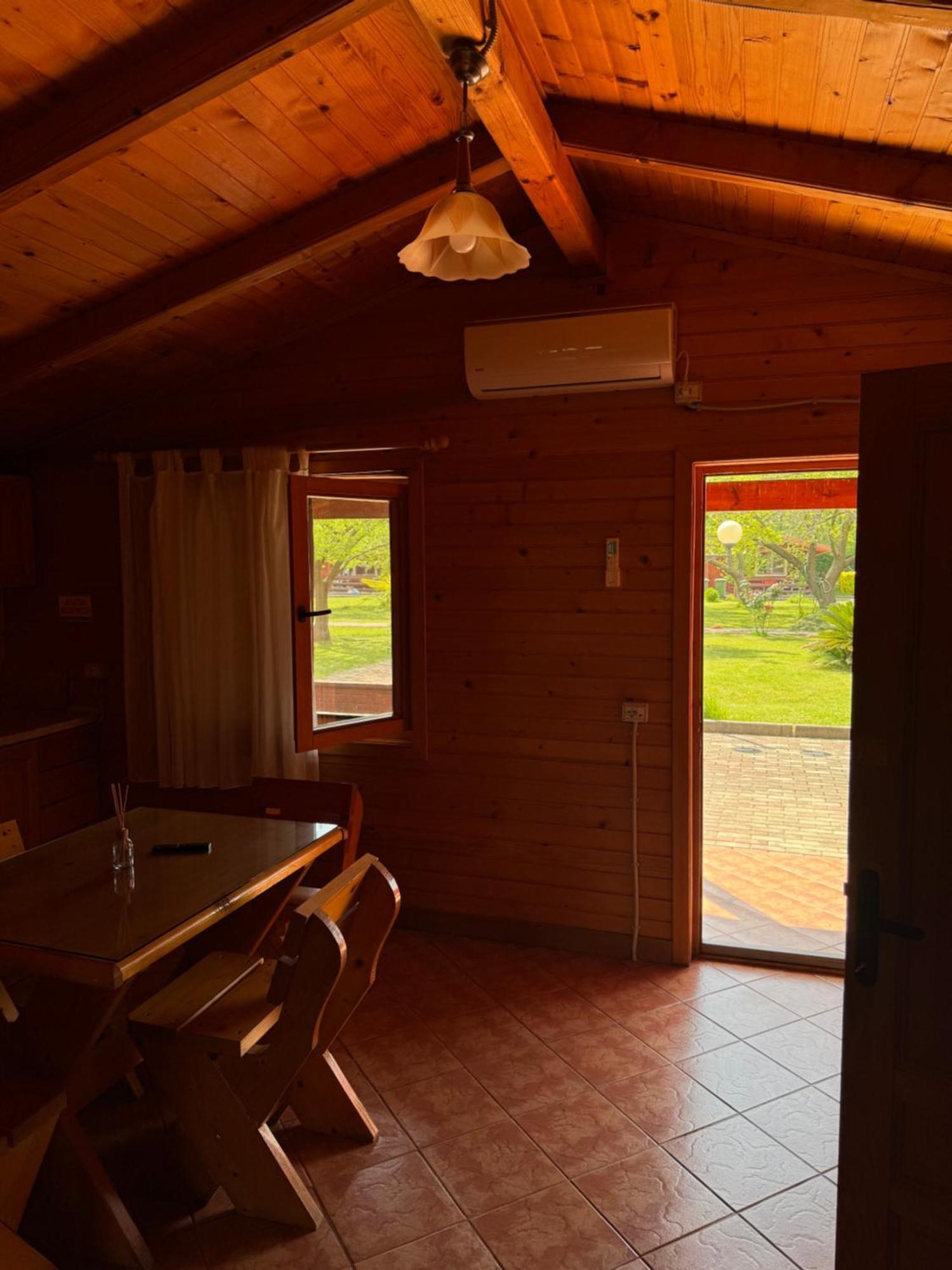 Kompleksi Turistik Leonardo Chalet Shëngjin